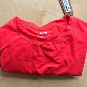 Skims Fits Everybody Long Sleeve in Poppy